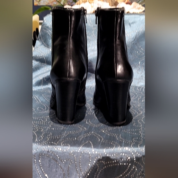 Carlos Black Leather Ankle Boots - Picture 3 of 6